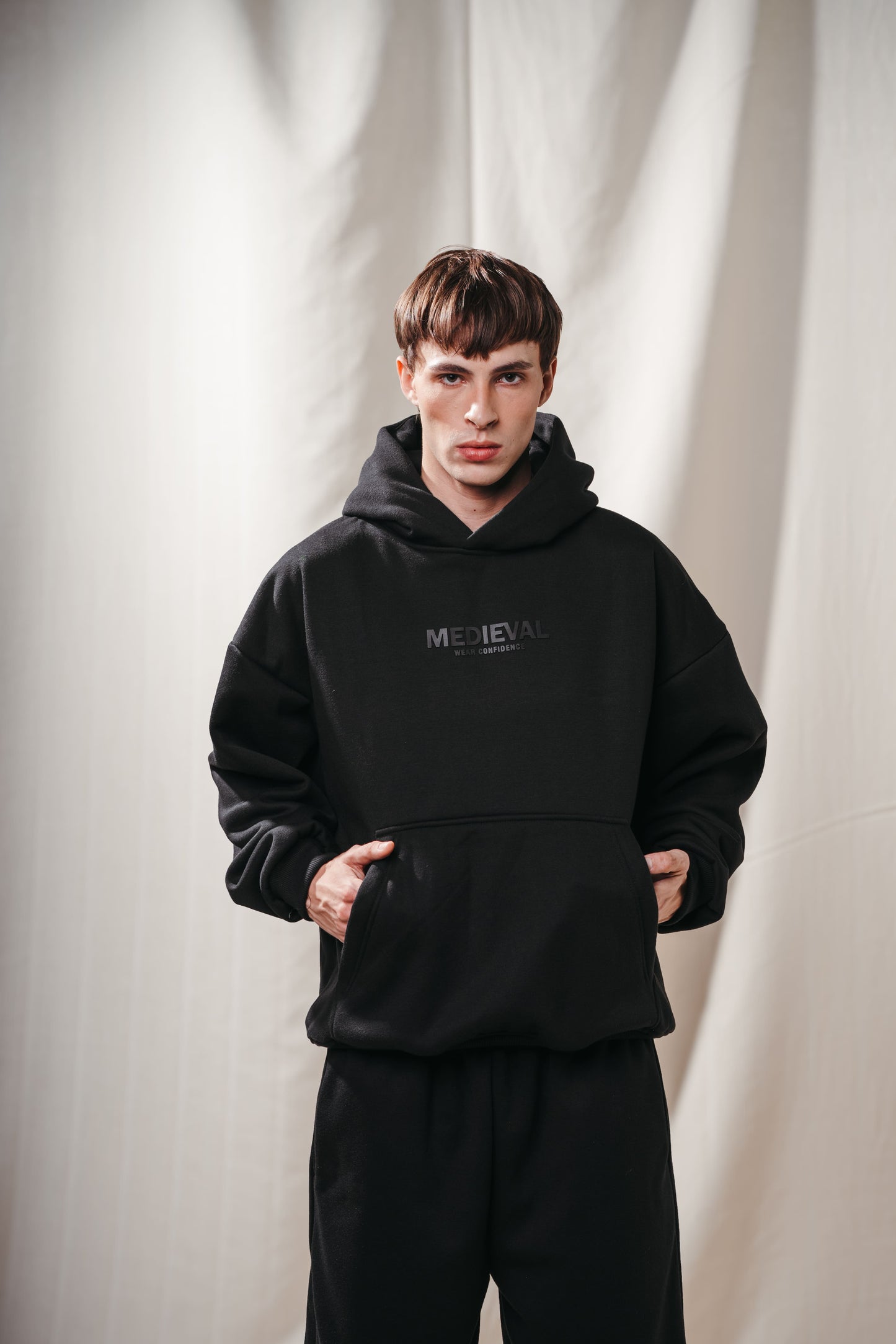 Black - Hoodie