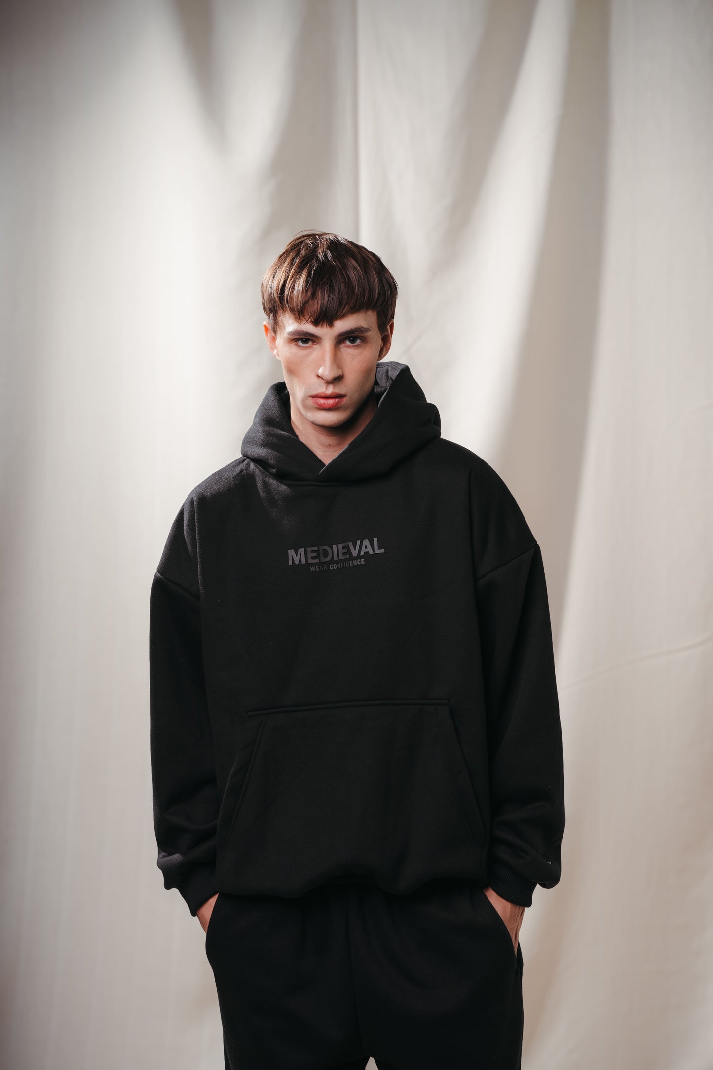 Black - Hoodie