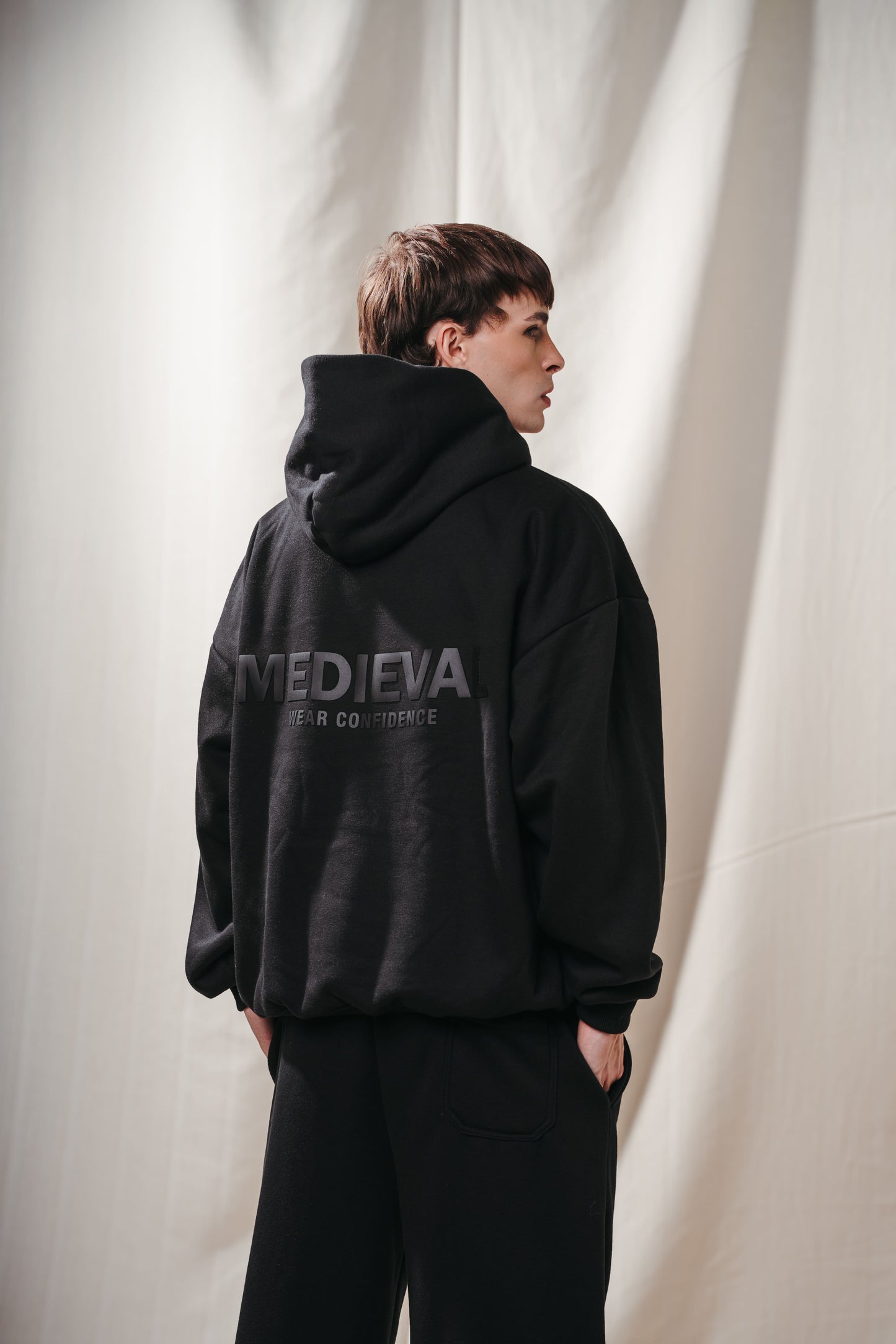 Black - Hoodie